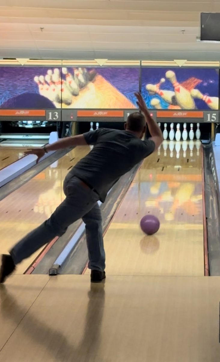 Dave Jecko bowling in the Thursday night Vista league. 